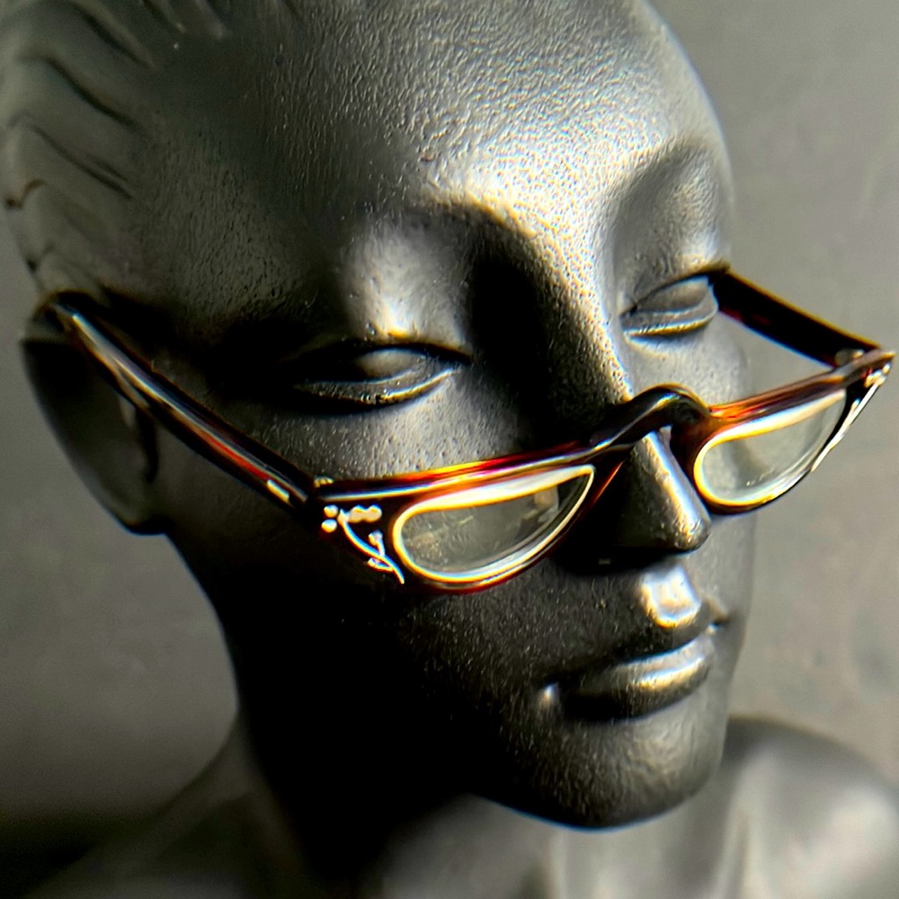 Vtg KONO Faux Tortoise Cat's Eye Carved Crystal Readers Eyeglasses - As Is